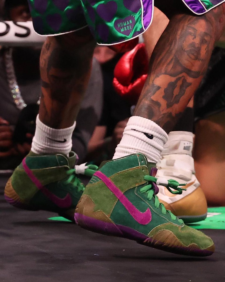 brkicks's tweet image. Gervonta Davis took the ring tonight in “Skunk” Nike SB Dunk-inspired boxing boots 🥊🦨

Still undefeated.
