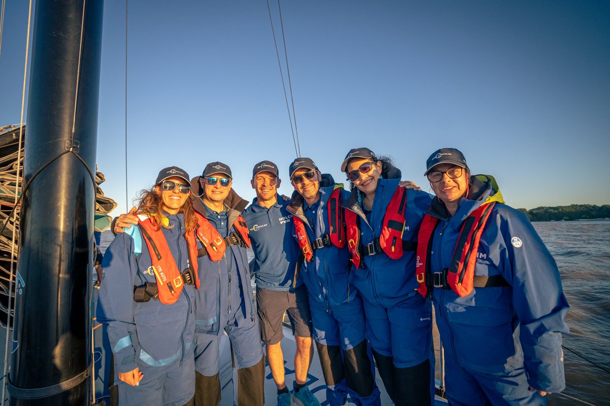 #Theoceanrace es una carrera de veleros alrededor del mundo, difundiendo mensajes de Proteccion al planeta y #GoCircular mediante Re-usar, Reducir y Reciclar los recursos para contruir más con menos. 

Holcim está presente con el Team Holcim-PRB y estamos en posicion #1.