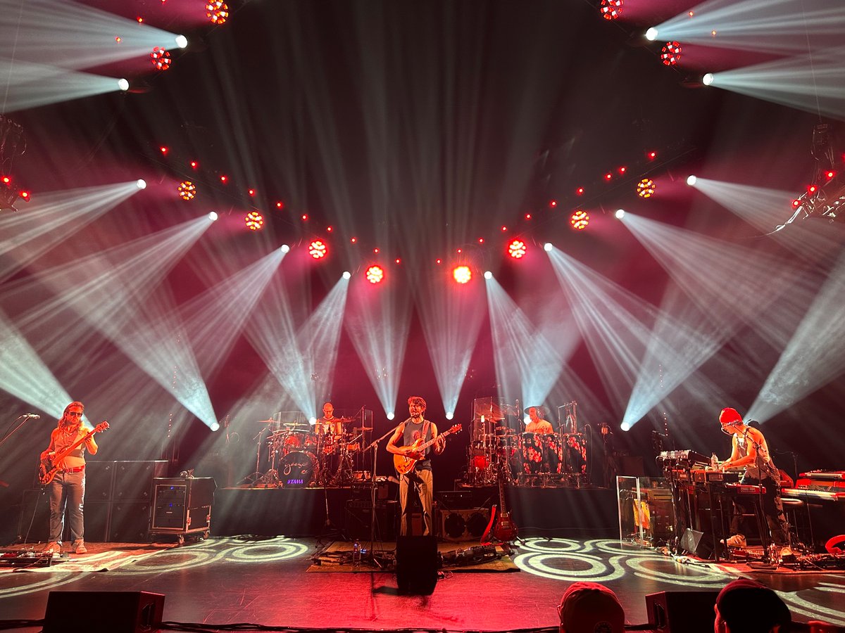 tomsly's tweet photo. @paramounttheatr @goosetheband Yay! https://t.co/zBi7ONd82w