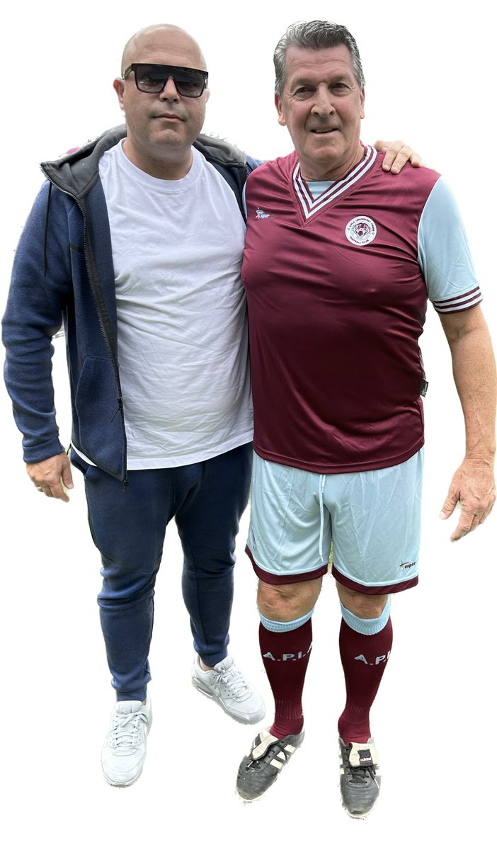 billydiak's tweet photo. With the Great Marshall Soper #9 @SydneyOlympicFC @apialeichhardt #football #soper https://t.co/CrBbp1erDI