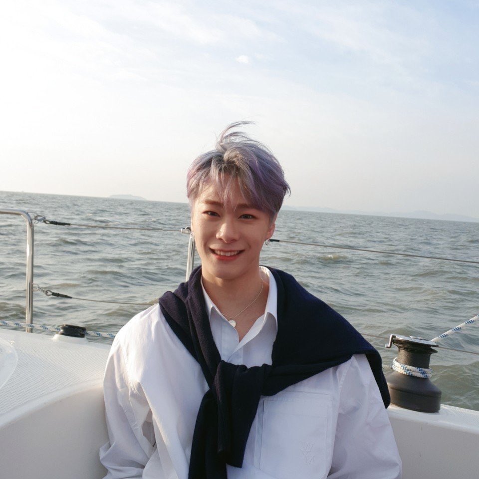 upandgon's tweet photo. bin, i miss you. each day that has past feels so draining and long. there is supposed to be a meteor shower and i hope to get see a shooting star to know that you are still out there watching over everyone that loved you. sweet boy, rest in love. i love you. https://t.co/uFYMgQzEhx