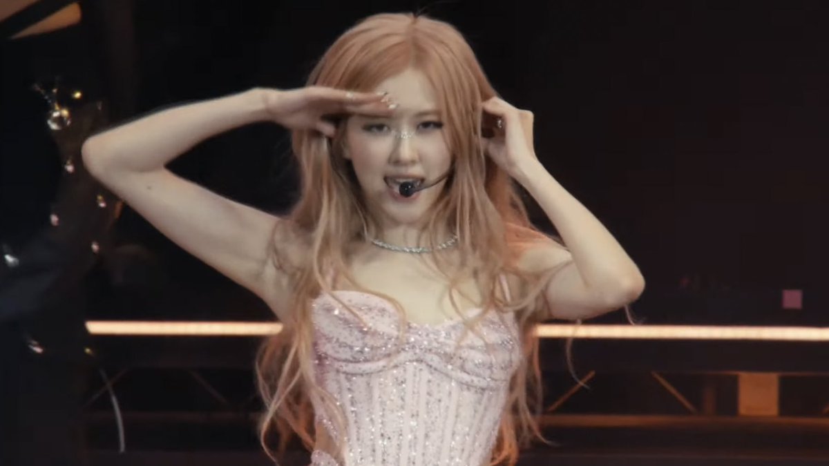 ROSÉ ROCKS COACHELLA