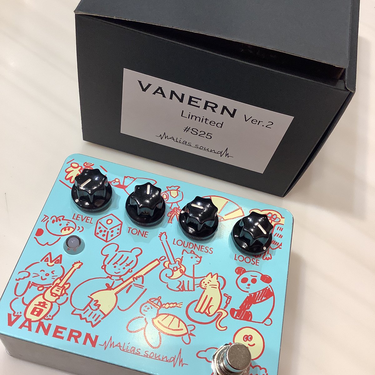 shima_nagakute's tweet photo. Alias soundさんの人気のペダルVANREN のエリア限定モデル「VANRENVer2 Limited」が長久手店に入荷しました！可愛らしいイラストされていますが低音の効いたサウンドが魅力です！！！ぜひお試しください！
#Aliassound   #VANREN https://t.co/oGW4Zn4yHv