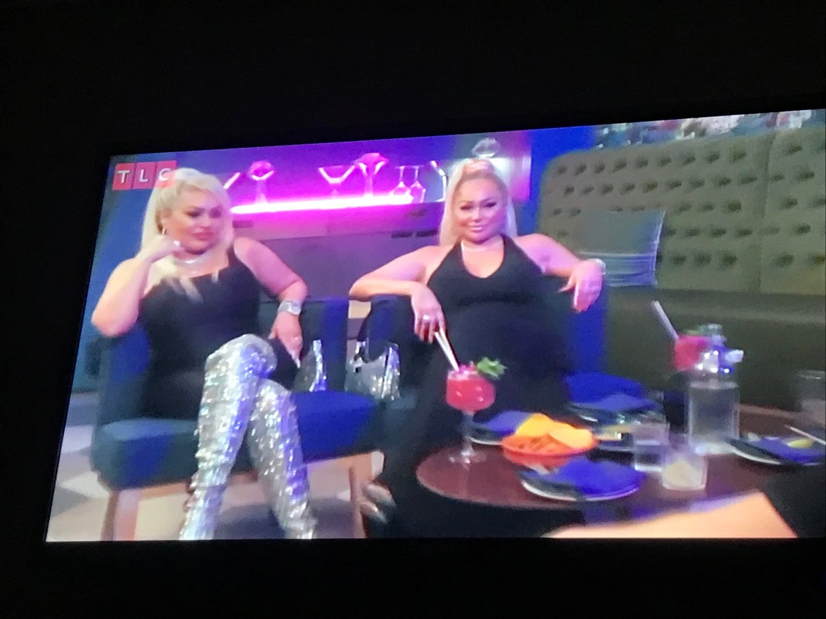Mase53876585's tweet photo. #DarceyAndStacey stacey said darcey didnt confirm if she was gon come to the meeting.
So howsit they matching
Tin foil n all 🥰 https://t.co/hDYxQzzXj2