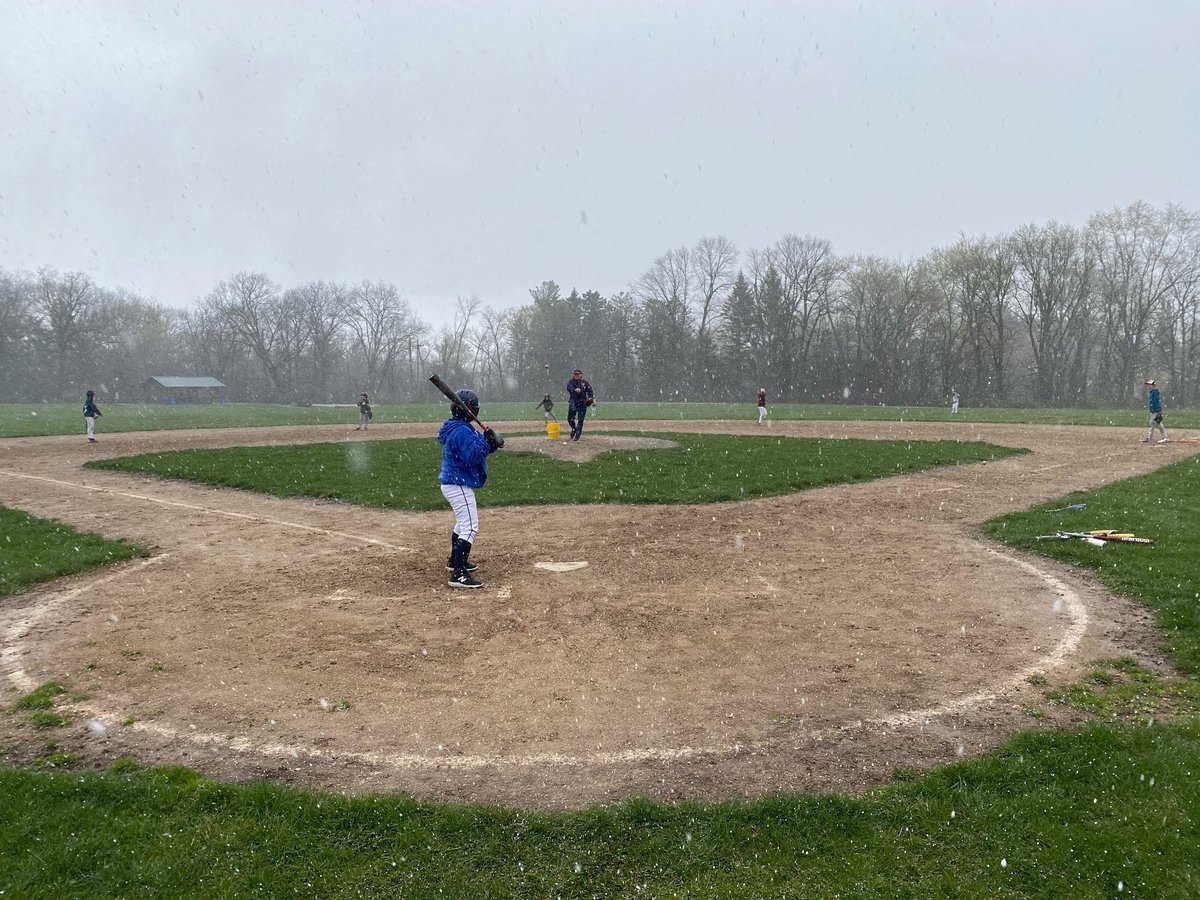 NBMagicBaseball's tweet photo. Snow flurries in April, opening day must be near!!! U11’s getting ready for the season ! https://t.co/VjGCKmohjI