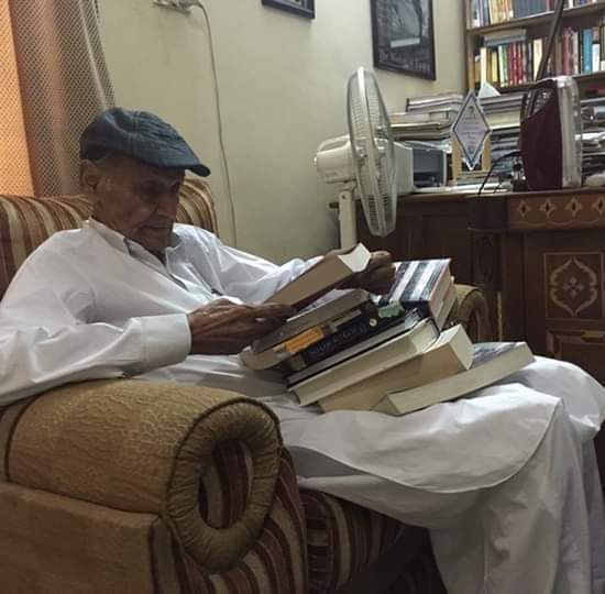 جڏهن ٿڪجي پئو ڪتاب پڙهو. جسم چور هجي، بيزار هجو ته پڙهو. سماج ۾ اڪيلا رهجي وڃو ڪو به گڏ نه هجي، مرڻ جي هڪ سيڪنڊ اڳ به پڙهو. ان سان توهان جو روح تازہ ٿيندو جوان مرد ٿيندوء مقابلي جي سگھه وڌي ويندي توهان هڪڙا ٻيا ماڻهو ٿي پوندوء.
استاد رسول بخش پليجو.