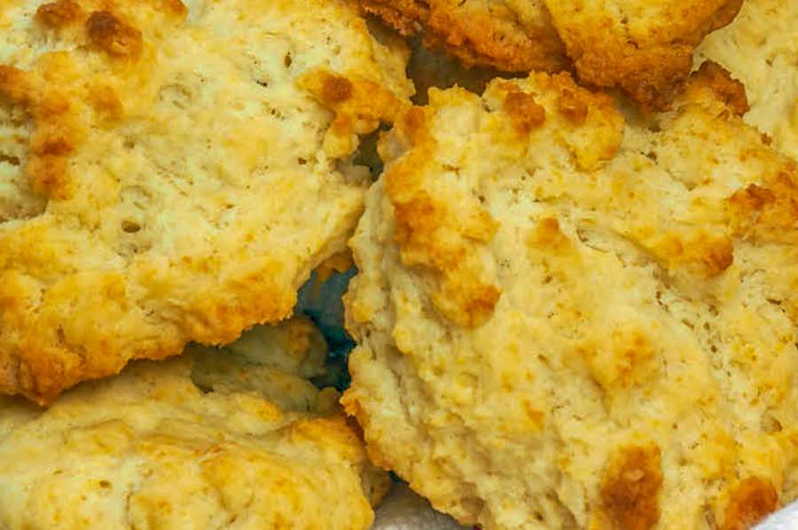 LexyBanx's tweet photo. Baking Essential: Savory #italian Style Bisquick. #foodieheaven #dessert https://t.co/TJyS91EeqS https://t.co/sm2IhYZ9Qz