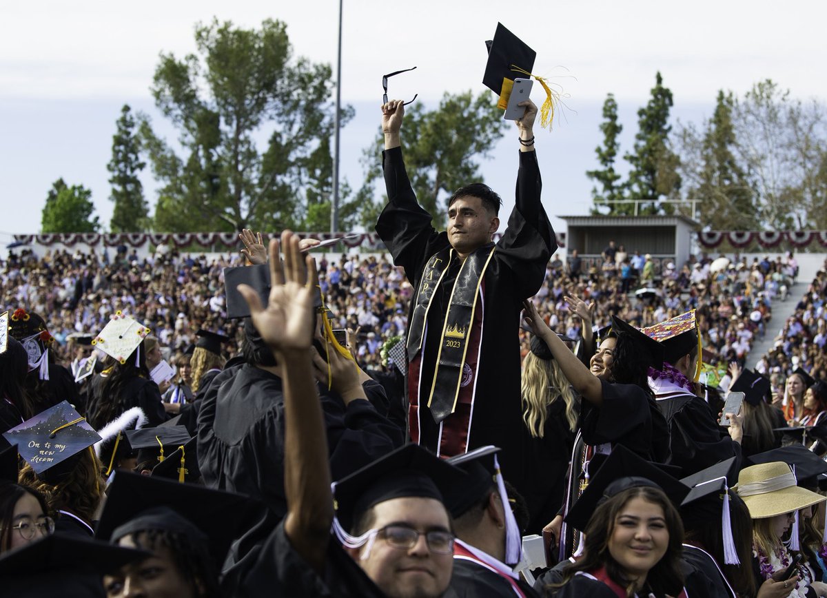 UofRedlands's tweet photo. Today marks the beginning of a new chapter. Congratulations to the Class of 2023!
#UniversityofRedlands #URBulldogs23 #CommencementWeek https://t.co/uSUbMJK4ZO