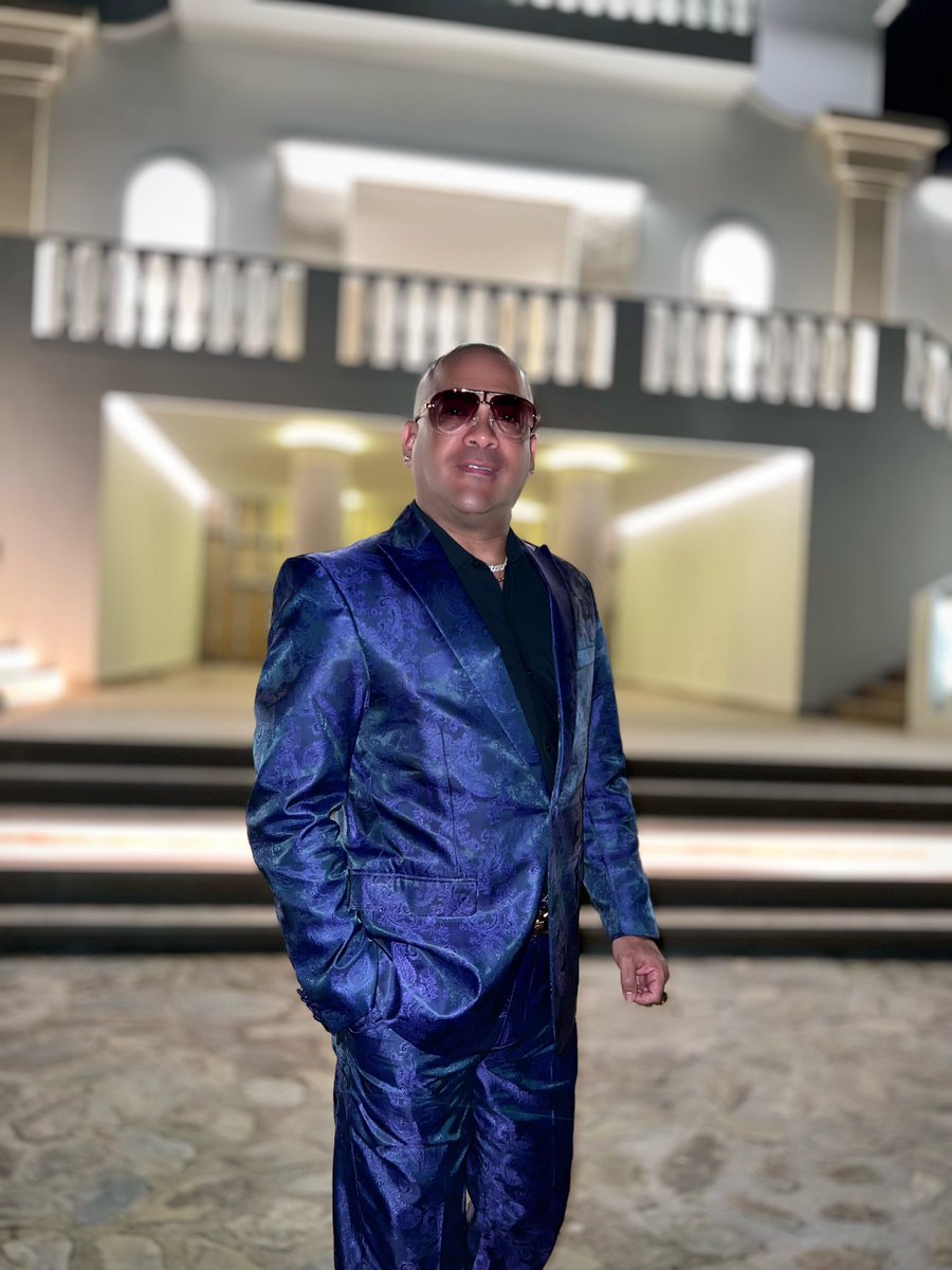 chatellaoficial's tweet photo. Listo para el #ShowPrivado de esta noche en un lugar espectacular y con un ambiente único. ¡Seguimos Gozando Vaya! ✨🍾 

#TeamChatella #Chatella #Tropilatino #Wedding #Boda #RestrepoMeta #Villavicencio https://t.co/ffsoUJYmIS