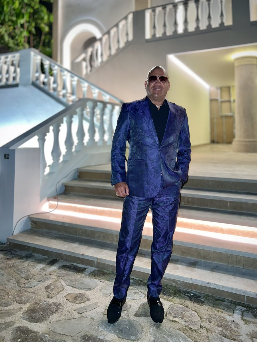 chatellaoficial's tweet photo. Listo para el #ShowPrivado de esta noche en un lugar espectacular y con un ambiente único. ¡Seguimos Gozando Vaya! ✨🍾 

#TeamChatella #Chatella #Tropilatino #Wedding #Boda #RestrepoMeta #Villavicencio https://t.co/ffsoUJYmIS