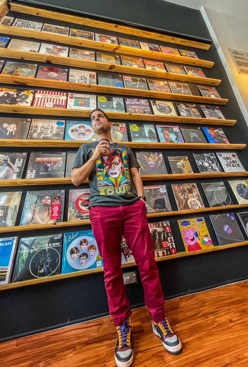 CedricMiro's tweet photo. En otras noticias, el #RecordStoreDay estuvo MUY BRUTAL! 🇵🇦🔥✨ https://t.co/kyf4El0V0O