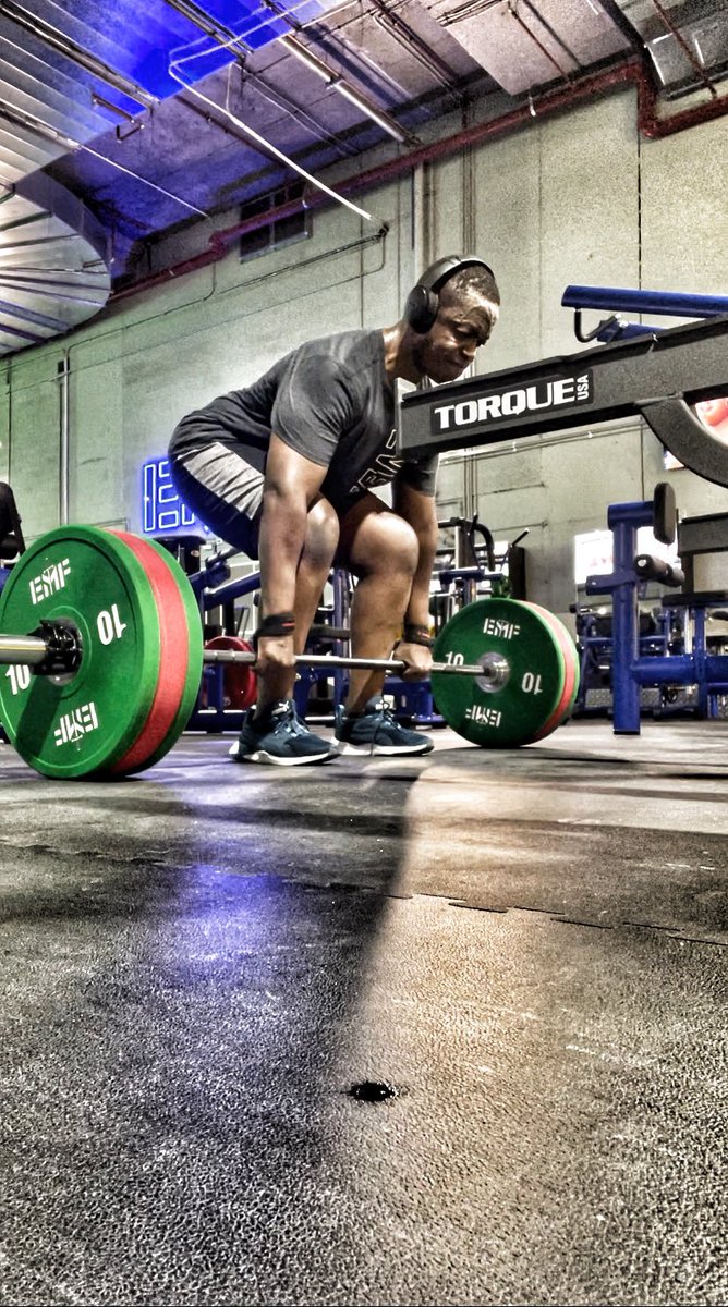 VincentOchiel's tweet photo. .. I love lifting heavy things… https://t.co/0m1kfKAb58