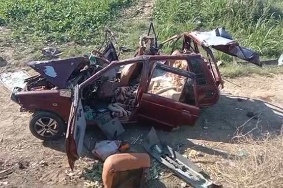 DunyaNews's tweet photo. اوکاڑہ: تیز رفتار بس نے کار کو روند ڈالا، 7 افراد جاں بحق #Okara #Accident #Pakistan #7Death https://t.co/Q3A3Wq0ZG8 https://t.co/Wlsg3HFNeb