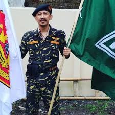 giman222's tweet photo. @Dennysiregar7 Banser setia kepada gus dur. https://t.co/oBKQJuk4oR
