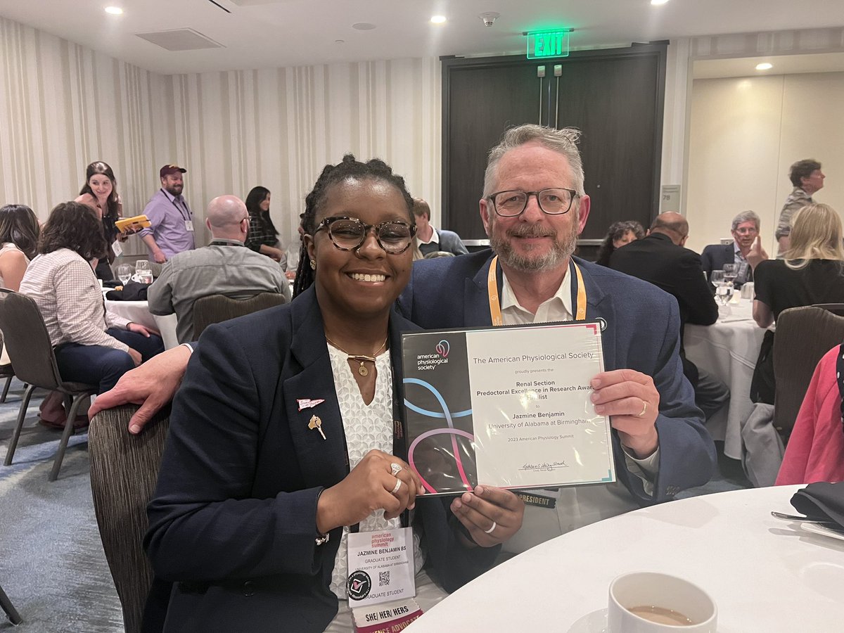 So so proud of @J_I_Benjamin for WINNING the Predoctoral Excellence in Research Award at the Renal Section banquet tonight!! @davidpollock929 #aps2023 #wearephysiology @UAB_NRTC @BlackInPhysio WELL DONE AND WELL DESERVED!!!