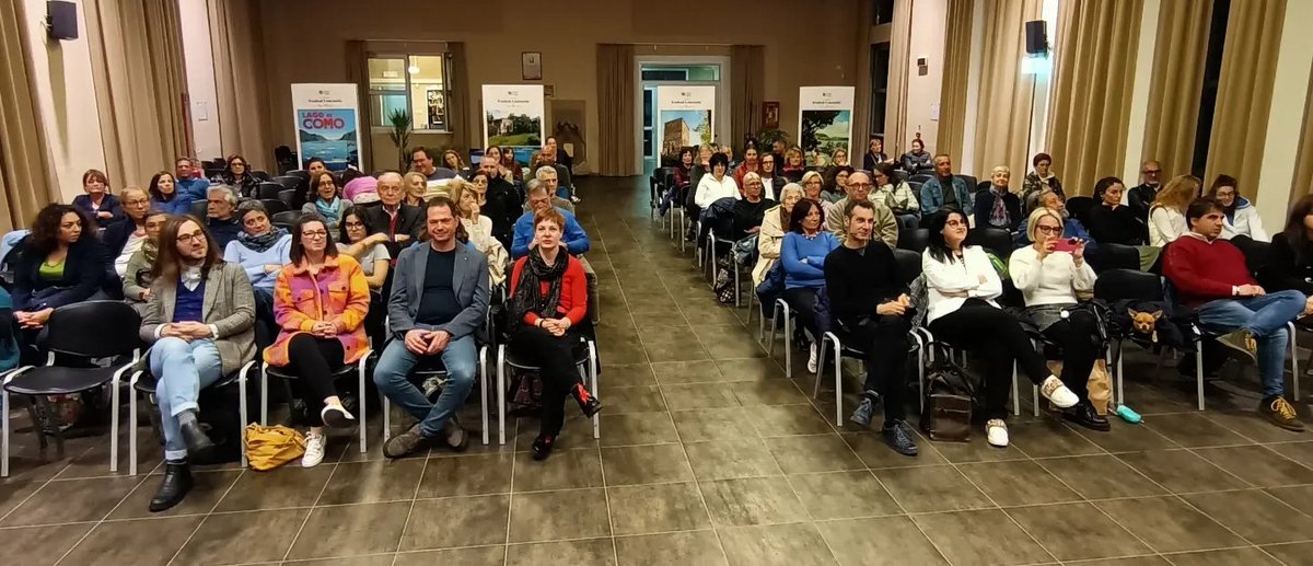 paoloroversi's tweet image. Bellissima serata ieri a #Colico per il festival #ColicoLegge
Grazie a #rosateruzzi per l'invito e per avermi presentato e grazie ai tantissimi lettori intervenuti. Bello!

#paoloroversi #incontri #presentazioni #GaiaVirgili #YellowDiamonds @semlibri @feltrinellied