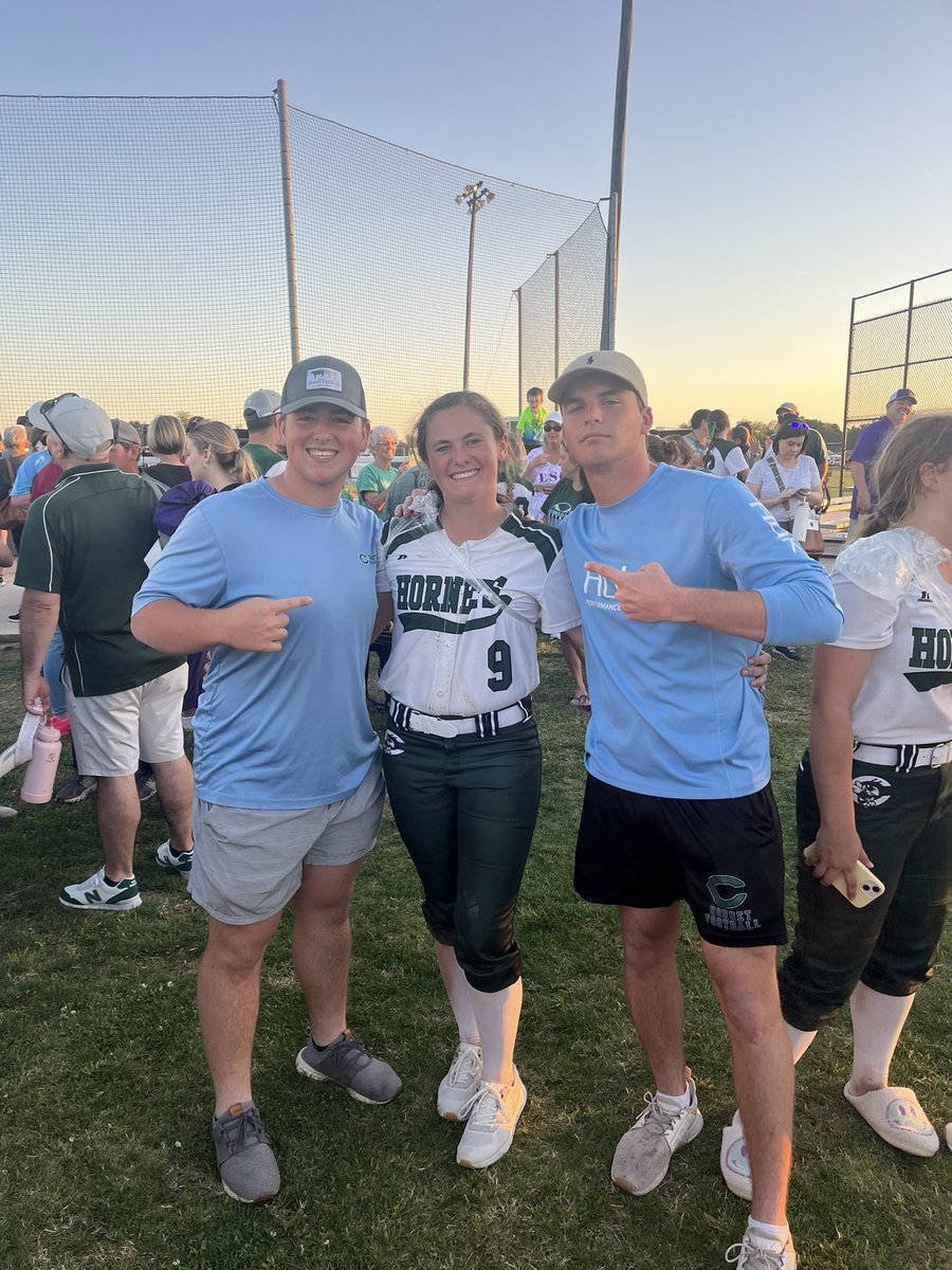 Just found out that Morgan Landry is her
Hornets heading to sulphur 
#shoveday