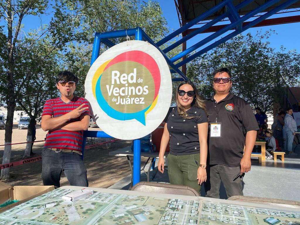 ¡Estamos participando en la #JornadaComunitaria de @comunidadesjuarez con nuestro equipo de la Red de Vecinos de Juárez! 🏡

A través de un mapa de sueños las vecinas y vecinos del sector identifican las problemáticas y posibilidades para mejorar los … instagr.am/p/CrW3_ZlJcxY/