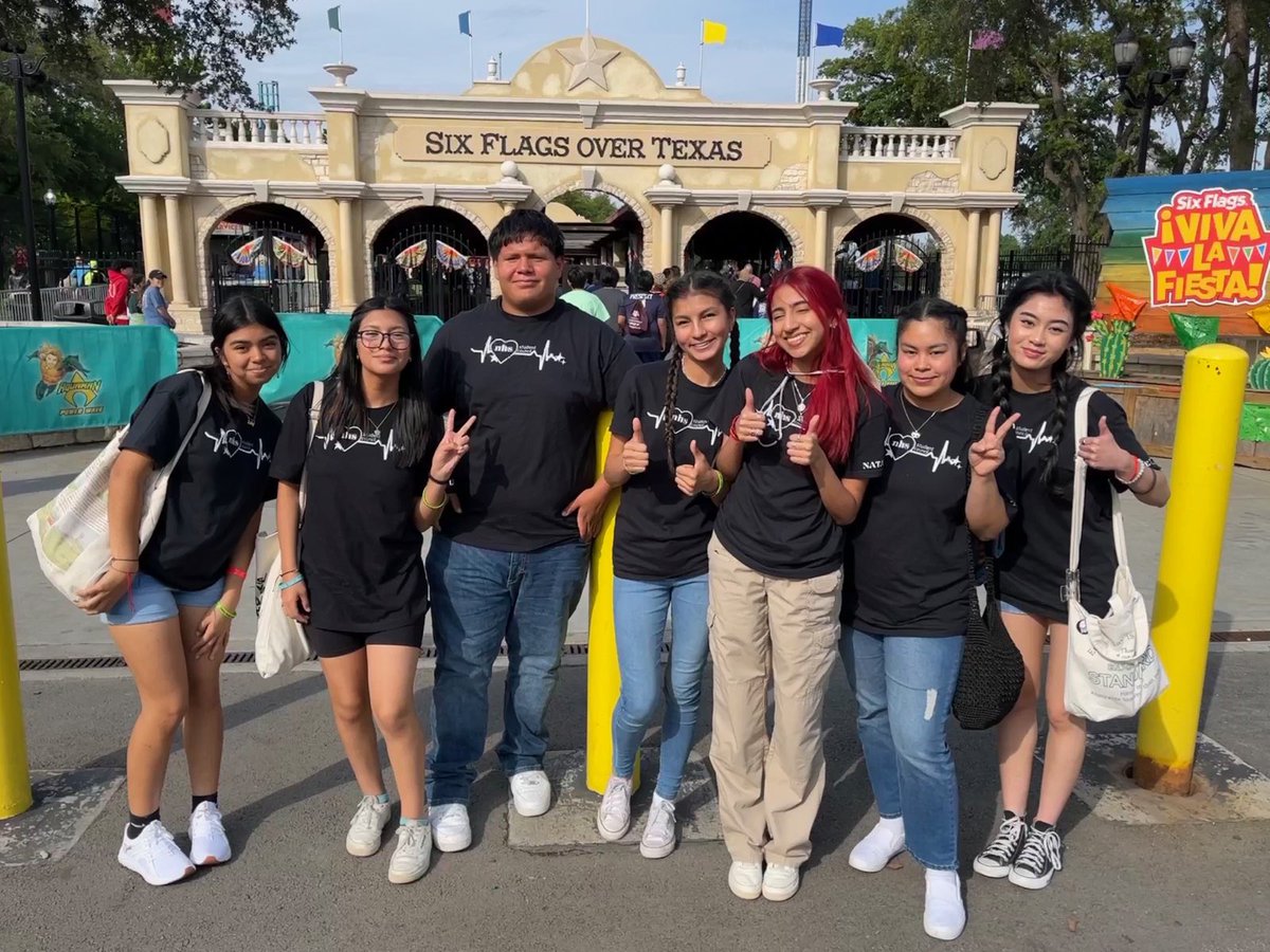 nhsvikingstuco's tweet photo. No @TASC_StuCo #StateConference would be complete without the #annual @SixFlagsOverTX trip!! #StuCoCon #ALLN #NimitzNation #TASCLeadWithHeart https://t.co/kgzUMfxPVV