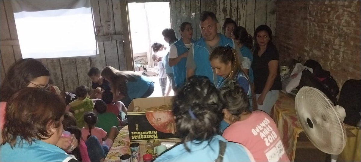 ADOMIS_Misiones's tweet photo. En el Comedor "Buenos Vecinos" de la Chacra 156, tarde de entretenimiento para la gurisada y compartiendo chocolate con Facturas.¡Como siempre AD❤MIS Solidaria!
#EsConSole @SoledadBalan @grillo141 @passalacquaok @cjdechat https://t.co/x2rYYes6IJ