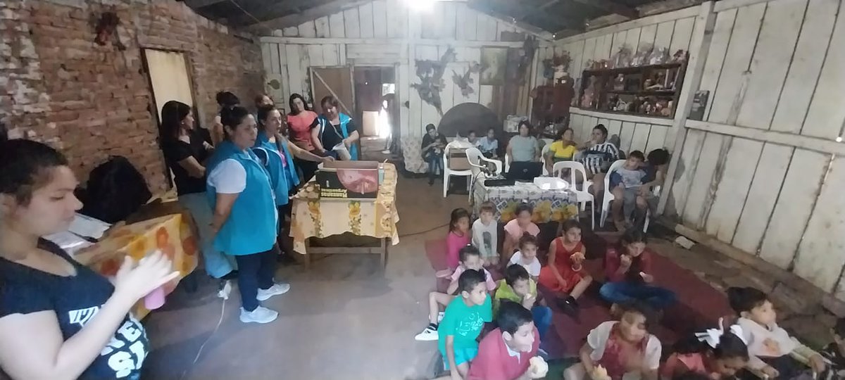 ADOMIS_Misiones's tweet photo. En el Comedor "Buenos Vecinos" de la Chacra 156, tarde de entretenimiento para la gurisada y compartiendo chocolate con Facturas.¡Como siempre AD❤MIS Solidaria!
#EsConSole @SoledadBalan @grillo141 @passalacquaok @cjdechat https://t.co/x2rYYes6IJ