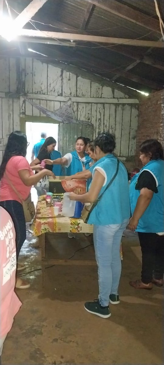 ADOMIS_Misiones's tweet photo. En el Comedor "Buenos Vecinos" de la Chacra 156, tarde de entretenimiento para la gurisada y compartiendo chocolate con Facturas.¡Como siempre AD❤MIS Solidaria!
#EsConSole @SoledadBalan @grillo141 @passalacquaok @cjdechat https://t.co/x2rYYes6IJ