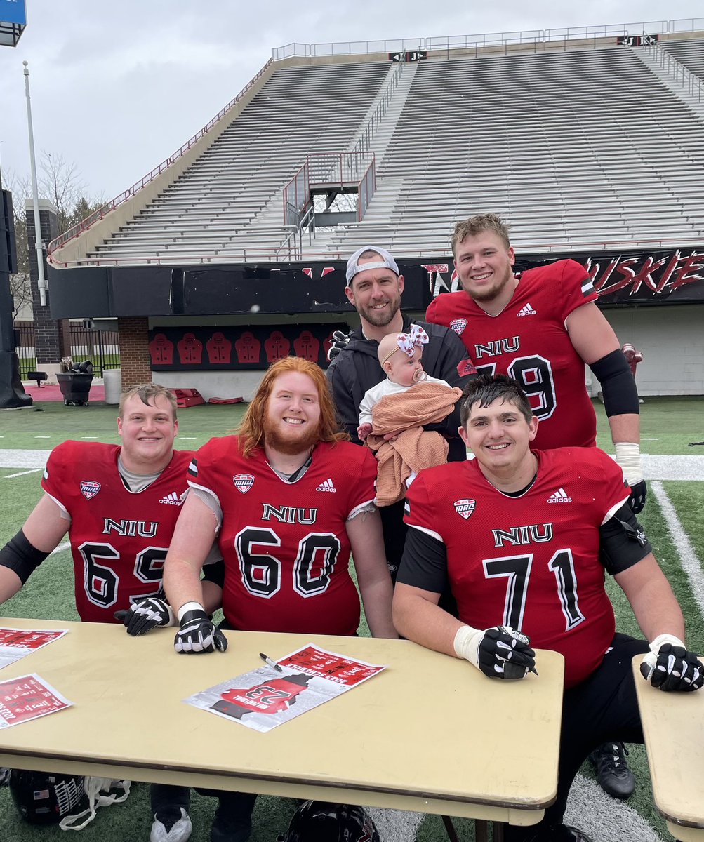 Coach_Weese's tweet photo. That’s a wrap for spring ball! My daughter is a huge Huskie fan. She can’t wait to watch this team play in the fall! #TheHardWay https://t.co/lbgpQmW01H