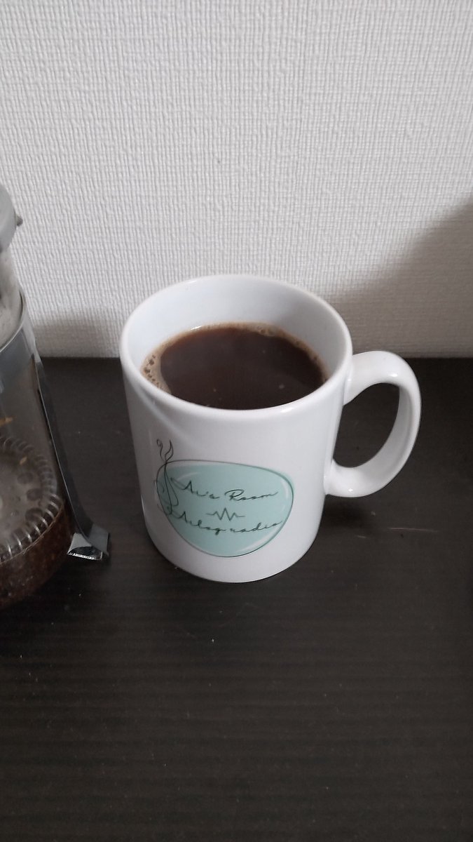 barfelicidad's tweet photo. 昨日の高松亜衣さんのメンシプ限定イベントで購入したマグカップ。
朝食後にコーヒー淹れてみたけど、いつもより美味しい気がする〜😙
4枚目は藤川亜依里さんが付箋に書いてくれたサインを帰宅後、リサイタルのプログラムノートに！
幸せが永���に続く〜！ https://t.co/bZada9cBYI