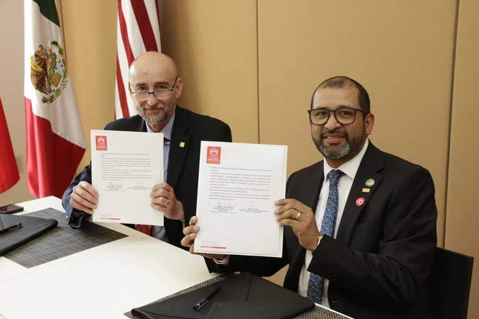 EddyBorrayo1's tweet photo. Previledged to sign a historic international working agreement between @IBERO_mx and @RinconFS in Mexico City. 2023 is a year of impact and international projects.
#Rincon2023InternationalImpact
#BuildingSpaces
#RestoringCommunities https://t.co/cwpcXkc8jf