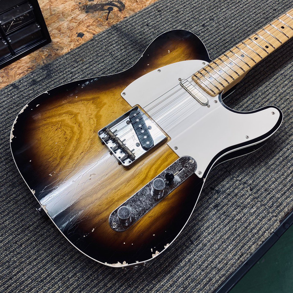 BlackSmokerInc's tweet photo. Trad Master DELTA-S BB 2TS Medium Aged finish !!!
健康志向が叫ばれる世の中ですが やっぱりバーボン・シガー・腰まで下げたストラップ!がめちゃくちゃ似合うギターはかっこいい😆 そんなDELTA-Sが出荷されました ! Keep on Rockin’ !!!!!!!!
#blacksmoker #Blacksmomerguitar #madeinjapan https://t.co/CsZWpgcnQQ