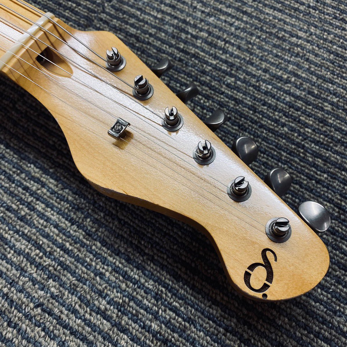 BlackSmokerInc's tweet photo. Trad Master DELTA-S BB 2TS Medium Aged finish !!!
健康志向が叫ばれる世の中ですが やっぱりバーボン・シガー・腰まで下げたストラップ!がめちゃくちゃ似合うギターはかっこいい😆 そんなDELTA-Sが出荷されました ! Keep on Rockin’ !!!!!!!!
#blacksmoker #Blacksmomerguitar #madeinjapan https://t.co/CsZWpgcnQQ