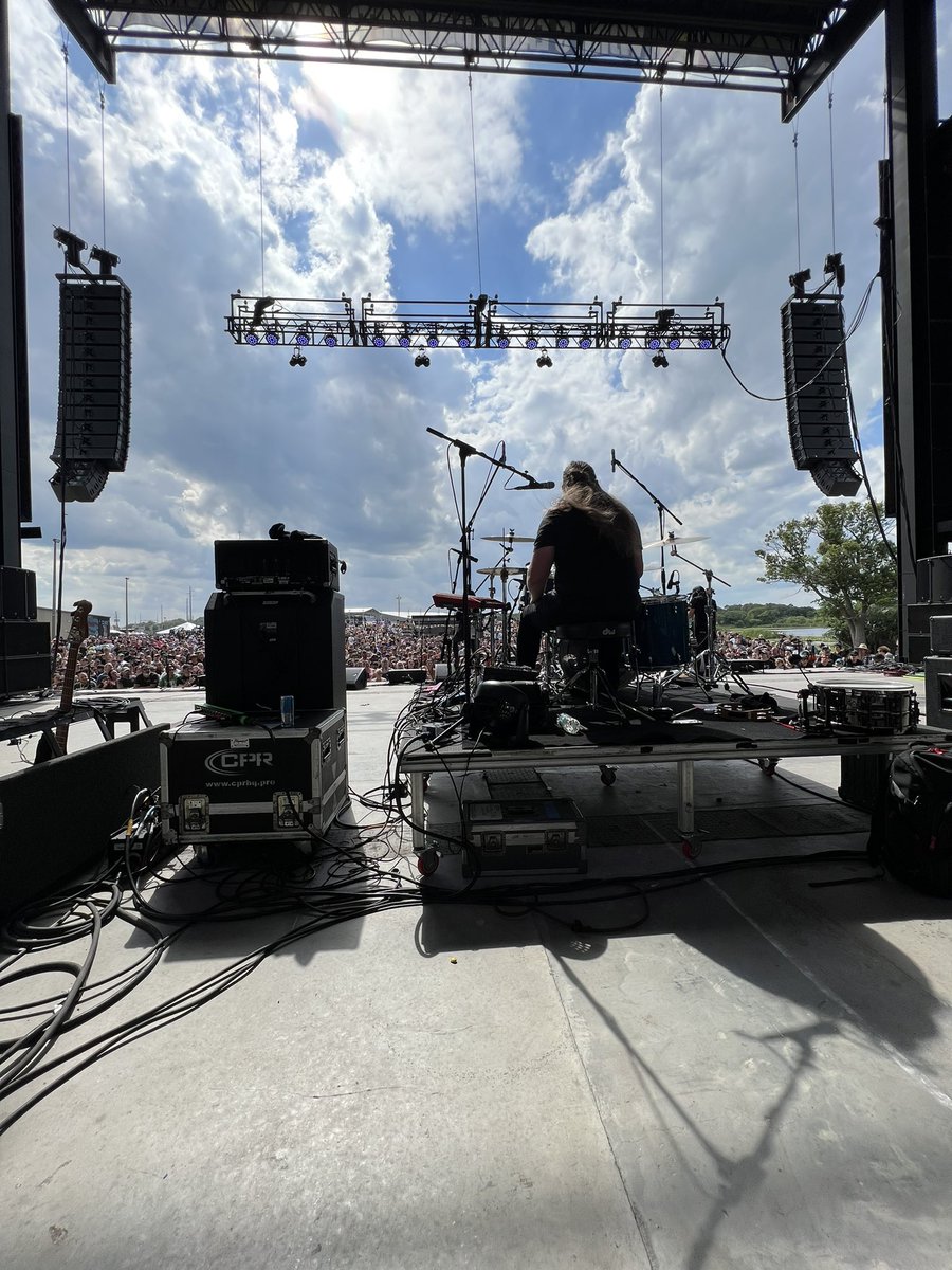 testabeatdrums's tweet photo. I had blast doing some backline and drum tech work with the @itsdorothysucka band! They where all such a pleasure to work with! #drums #guitaramps #drumtech #backlinetech #EarthDay2023 https://t.co/T5RHeAfntG