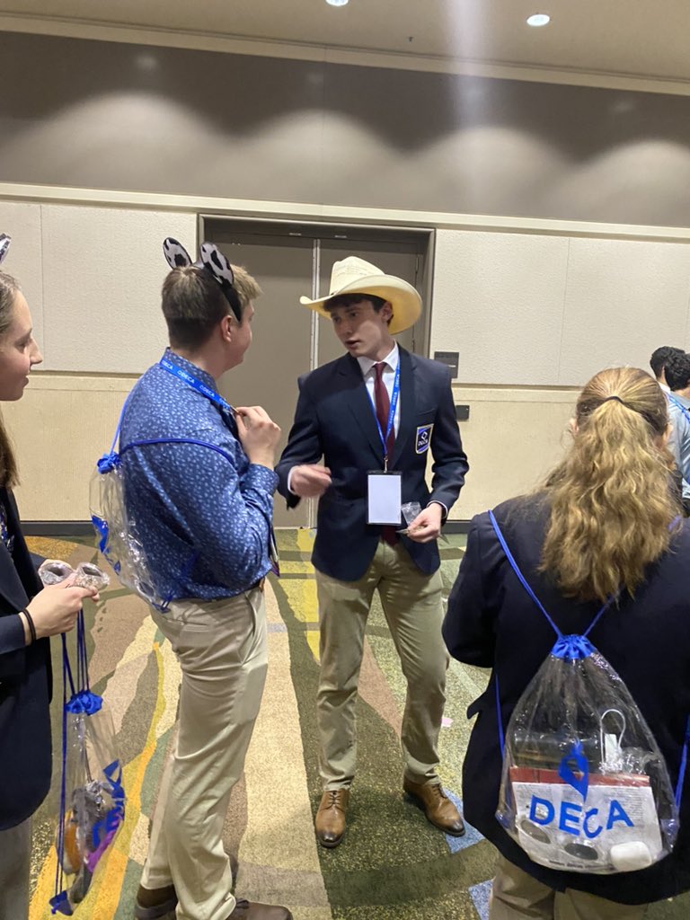 NewTrierDECA's tweet photo. Let the trading begin! https://t.co/ky2elDLbLl