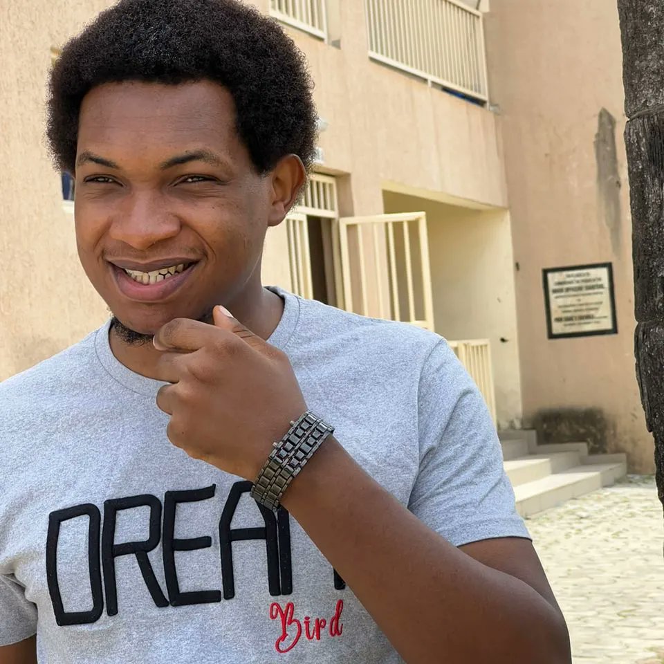 Happy birthday to me 🎉🥰. 
I have experienced intentional love this past year, in spite of myself. 

The thought of God's intentions for me for what is to come is already exciting. 
On bended knees, with a mortal tongue and a grateful heart, I say thank you Lord for a new dawn.