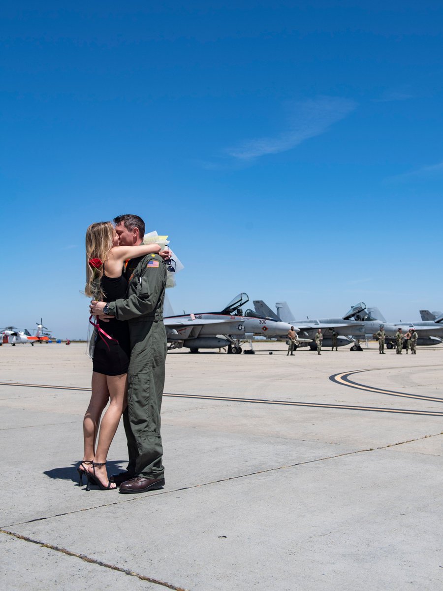 Welcome Home!💜

The “Sidewinders” of Strike Fighter Squadron (VFA) 86 returned to their home base Naval Air Station Lemoore in California, April 22, 2023.

#CAVU #FlyNavy #CVW7 #HomeSweetHome   

Read more below!
dvidshub.net/news/443124/st…