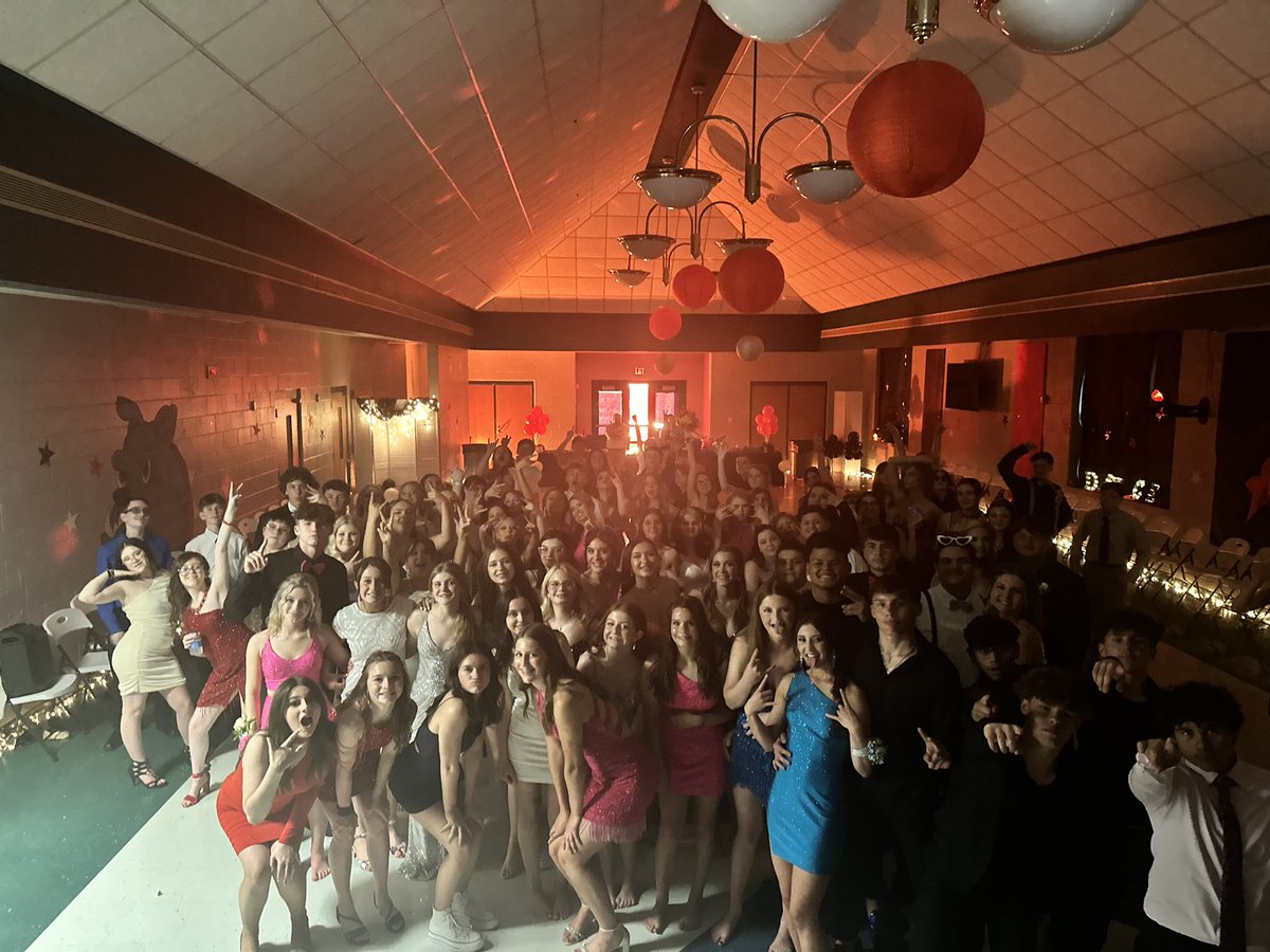 KristySammons's tweet photo. We love a good party 💃🪩🕺🏼 
Class of 2027 with their final dance at LMS https://t.co/fyQvvWxDnv
