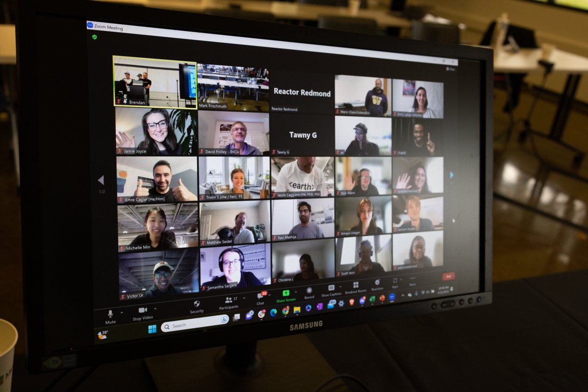 JustJamieJoyce's tweet photo. Thanks to @DemocracyLab for bringing together a wonderful group of volunteers to work on new visualizations/descriptions for some @internetarchive collections this weekend! #DemocracysLibrary https://t.co/rbYz4IPtmt