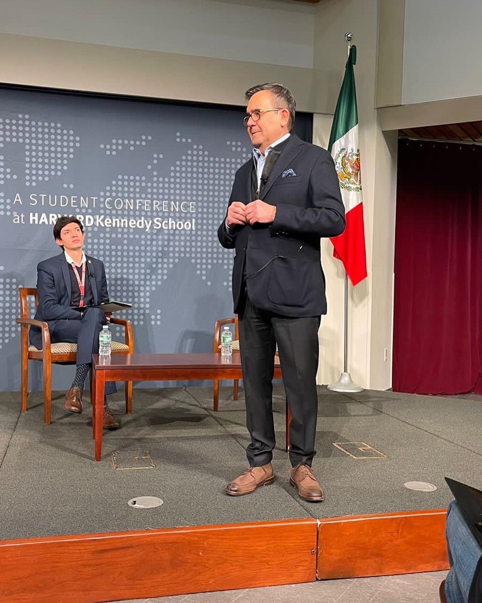 ildefonsogv's tweet photo. En Bostón durante la "MX Conference 2023" sostuve un conversatorio con alumnos mexicanos de diferentes universidades en Estados Unidos, y llevado acabo por la Harvard University Mexican Association of Students.

#IldefonsoEnHarvard 🇲🇽 https://t.co/I00qyp9Dnn