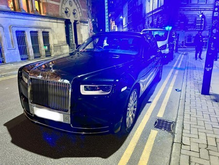 GMPCityCentre's tweet photo. This Rolls-Royce Phantom came to the attention of #TransportUnit officers in Manchester City Centre. Further checks showed that there was no insurance in place, 1 of the passengers was found in possession of cannabis and the driver also tested positive for cannabis. https://t.co/5NEtlbHyeU