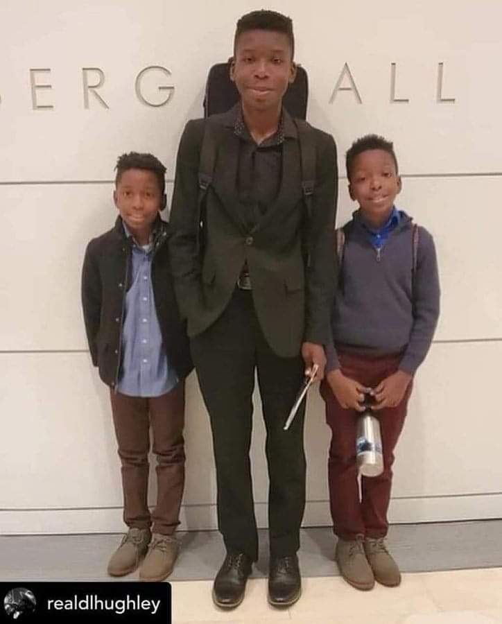 blmspi's tweet photo. Ralph Yarl pictured with his younger twin brothers he was attempting to pick up the night #AndrewLester attempted to kill him. Justice for the Yarl family!!
#JusticeForRalph #BlackLivesMatter #RalphYarl #JusticeForRalphYarl #AndrewLester https://t.co/LeSz4DUycf