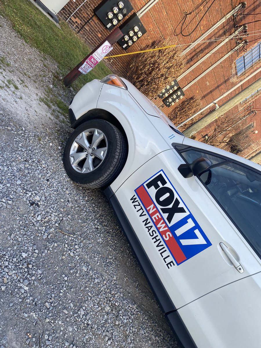 caitycatMUA's tweet photo. @FoxNews do better! Parked illegally and blocking a loading dock just to attend an event at marathon music works. #foxnewsfail #foxnewssucks #entitledmuch https://t.co/zi6AKmHvVO