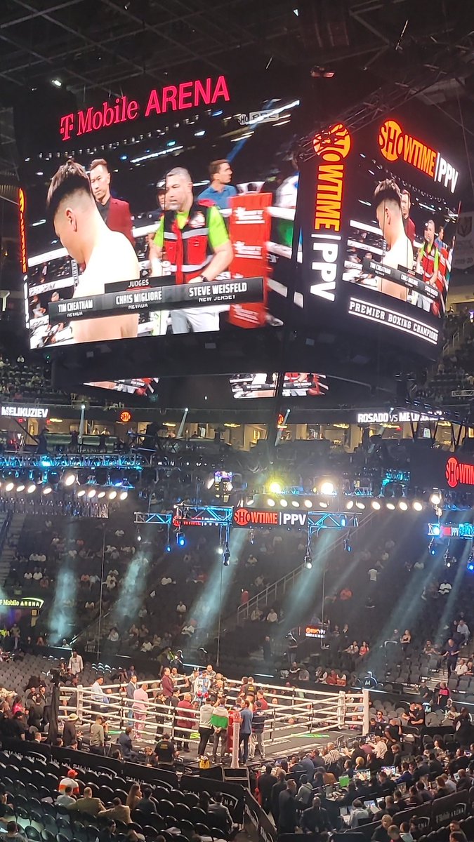 Chris120778's tweet photo. 2nd fight of the PPV card getting underway.
#RosadoMelikuziev
#TankQueenCry
#TmobileArena https://t.co/R98VQ0xjZs