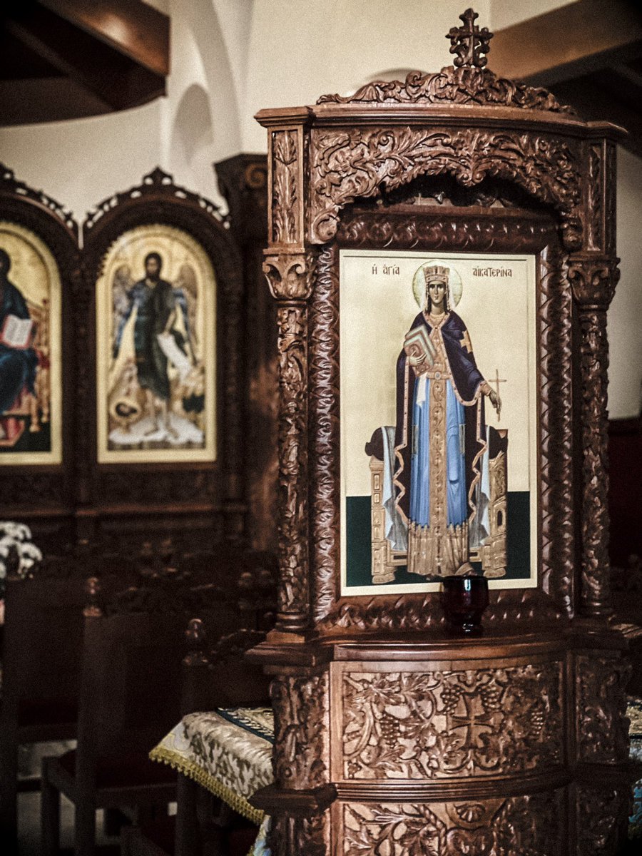 Temporary canvas print icons for the προσκυνητάρια in the narthex.  These are replicas of what the real ones will be.

facebook.com/OrthodoxStowe?…

#ByzantineIcon #Orthodoxy  #LiveOrthodoxy #GoStowe #OrthodoxStowe #OnlyInVermont