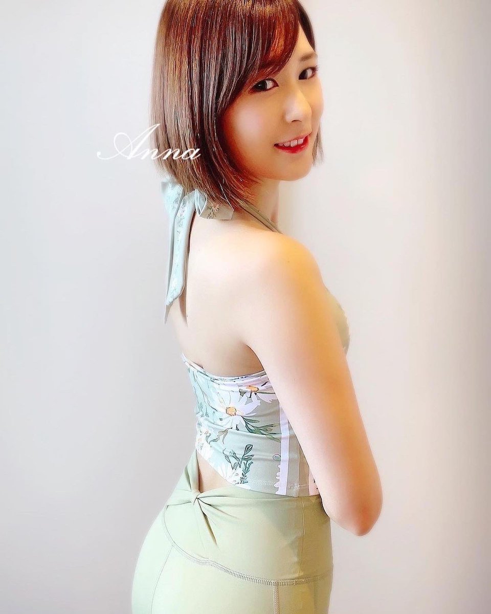 zomigen's tweet photo. <ZOMIGEN STYLING>

花柄スポーツブラ ホルター結び
サラサラウェアで着心地い��
トップスは5種類あって
どれも可愛い

Shared by @annnana_77

✔tops：#ZMWX00612
✔leggings：#ZMCK00071

#zomigen
#新作
#セール
#スポーツウェア
#トレーニングウェア 
#ヨガ #ヨガウェア
#ジムウェア https://t.co/3EjSBf8cYm