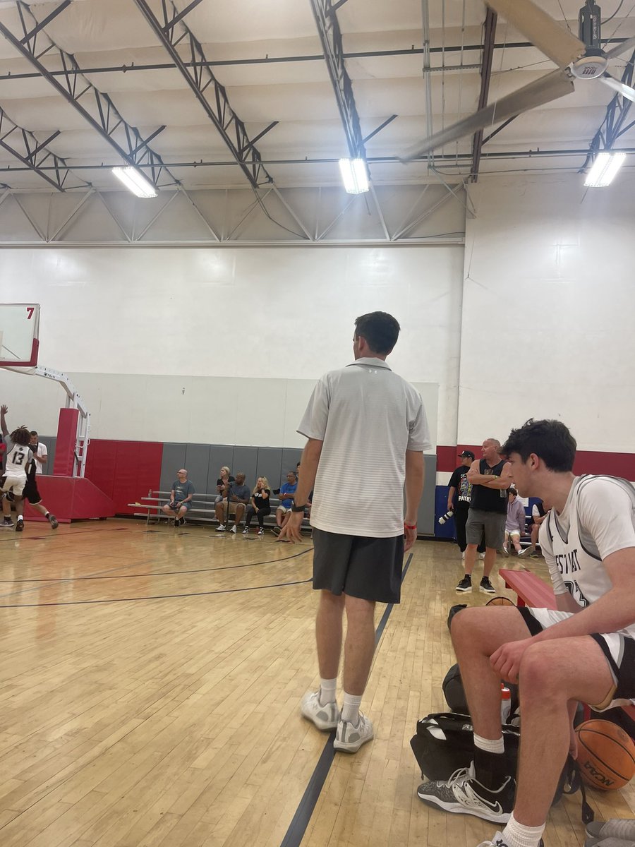 coachsmartin310's tweet photo. Coach Matt Gruskin doing PHENOMENAL job with coaching 3 @wceua teams. One of the best coaching candidates for a top level high school job. @RyanSilver1 @WCEBball https://t.co/VMEXBCBJpf
