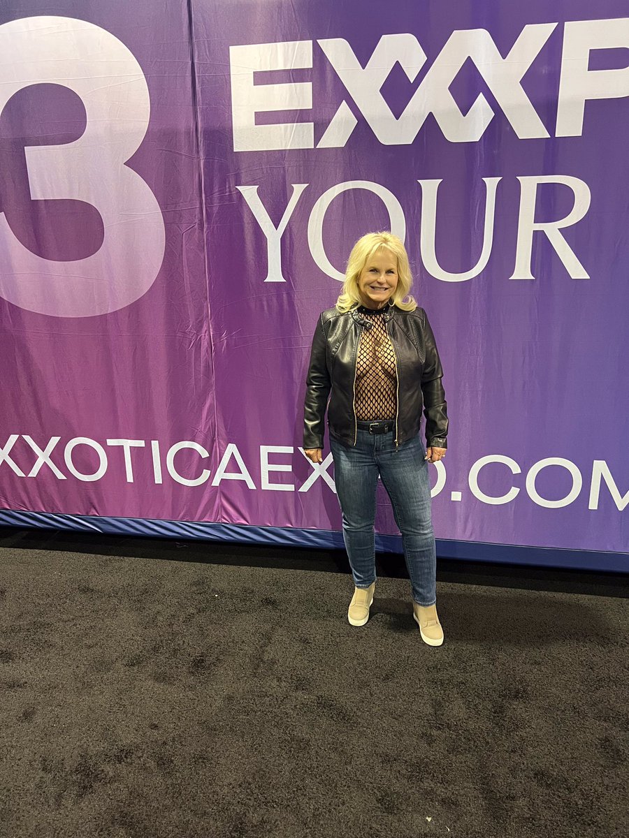 Hot Wife Candy On Twitter A Couple More From Chicago Exxxotica 