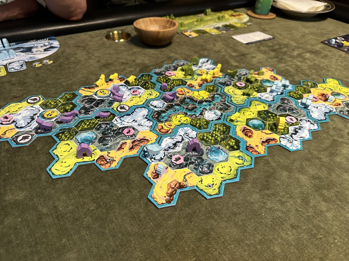 rsdancey's tweet image. #thewolves are moving for the full moon @BoardGameGhee @Pandasaurusgame