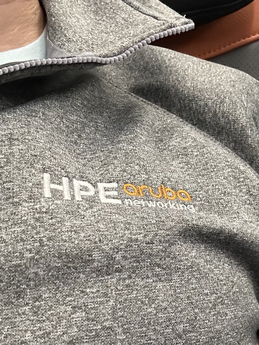 Alright I have to admit after traveling to Bangkok earlier this week, the idea of getting on a plane again wasn’t exactly on the top of my list. BUT… it’s that time of year again, #ArubaAtmosphere!!!!

I’m a little less incognito but I totally forgot my hat this time…