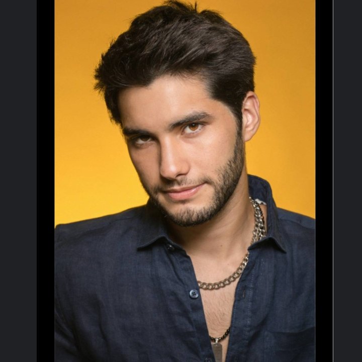 WalterEvers's tweet photo. Cambiemos de rubro:
Quién es el cantante o músico más churro del Paraguay? https://t.co/EauKR61MwF