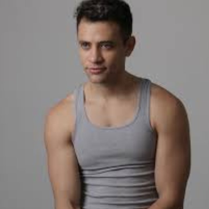 WalterEvers's tweet photo. Cambiemos de rubro:
Quién es el cantante o músico más churro del Paraguay? https://t.co/EauKR61MwF